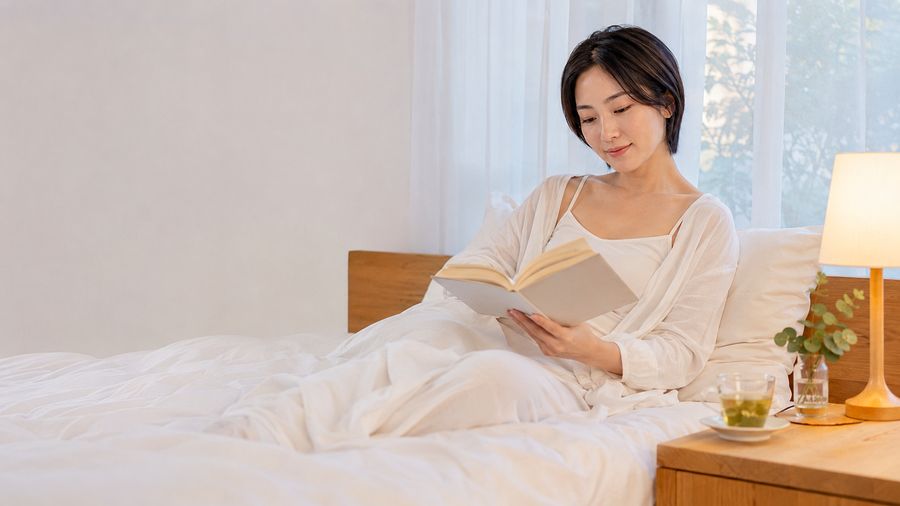 神崎恵さんの夜ルーティンに学ぶ、眠りながらキレイになる習慣